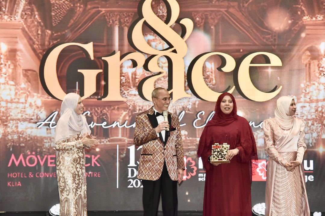 MohdShukriYajid's tweet photo. Congrats to the hosts of #MSUAnnualDinner2024 and my best wishes to the new hosts of the Annual Dinner 2025 @MSUmalaysiaSHCA and @MSUscd. Wishing you all the best in continuing this cherished tradition. Looking forward to another night of unity and excellence! @MSUmalaysia https://t.co/KxxsMtyMd8