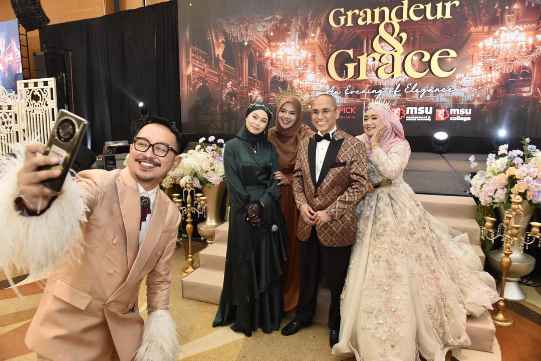 MohdShukriYajid's tweet photo. Congrats to the hosts of #MSUAnnualDinner2024 and my best wishes to the new hosts of the Annual Dinner 2025 @MSUmalaysiaSHCA and @MSUscd. Wishing you all the best in continuing this cherished tradition. Looking forward to another night of unity and excellence! @MSUmalaysia https://t.co/KxxsMtyMd8