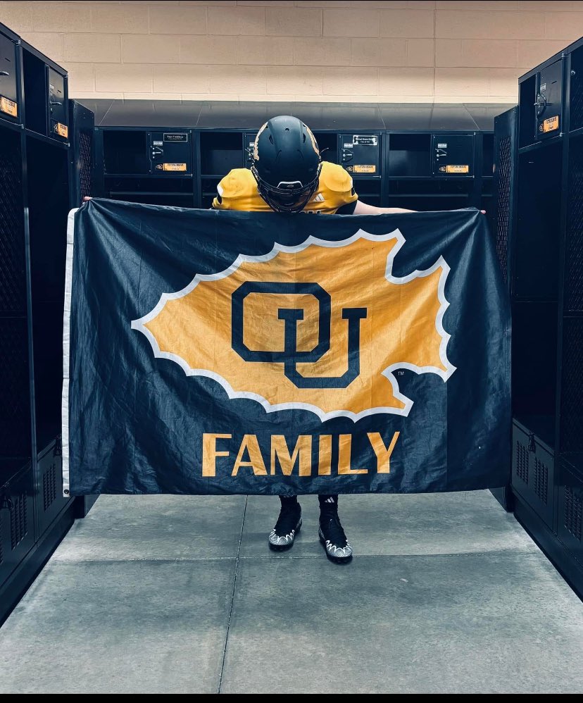 jerry_Reilly15's tweet photo. Thank you @CoachNickDavis and @Coach_CEdwards for having me out today and experiencing there campus. https://t.co/tetklhPs0u