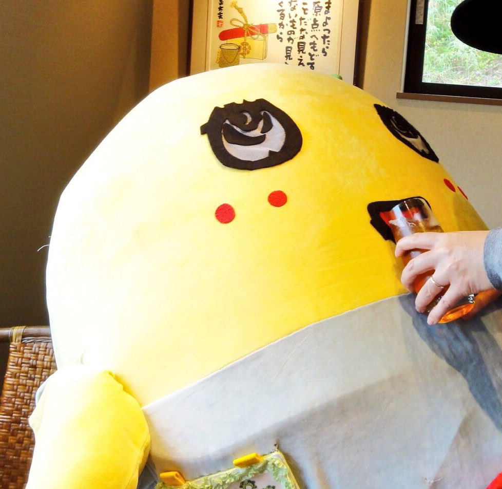 funassyi's tweet photo. みんなーおはなっしーヾ(。゜▽゜)ノWFPのごちそうさまチャレンジ今年も始まってますなっしー♪
保存食の期限が切れて来たので少しずつ食べていくなっしー♪
こちらをリポストするだけで
協賛企業様から給食費30円が子供達に寄付されるなっしー♪
よろしくお願いしますなっしー♪
今日も元気に梨汁ブシャー:＊

 #ごちそうさまチャレンジ