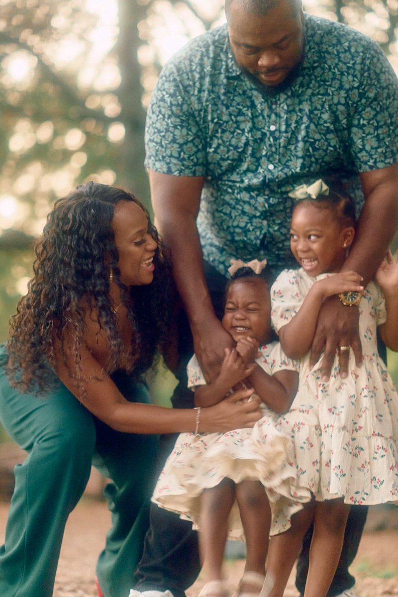 frenchfriesz8's tweet photo. Family portraits! #photography #photographylovers #family #houston #nikon https://t.co/paQR5XWkJk