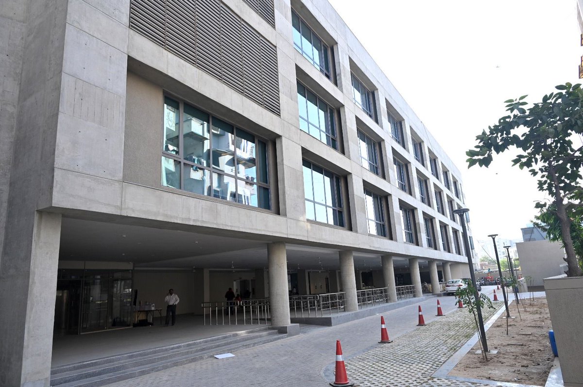 AniketTalati's tweet photo. The Iconic ICAI Bhawan at Ahmedabad stands tall ; inaugurated earlier this year with phase wise shifting of operations - this is the first time ⁦@theicai⁩ elections were also held at the venue!

With 6 IT labs and over 10 classrooms it's a Bhawan dedicated to students https://t.co/fXTxir8J4V