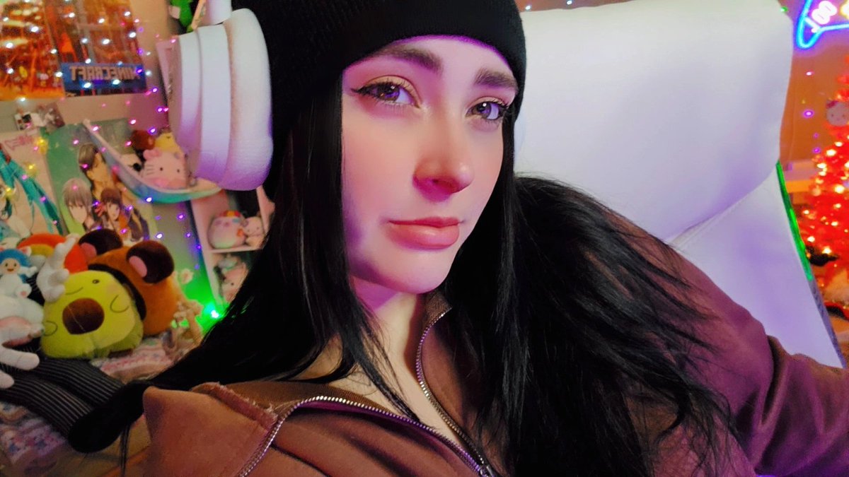 I'M BACK!!!!! let's hang out tonight^_^ now yeehaw shenanigans!🤠 Twitch.tv/bunixiee