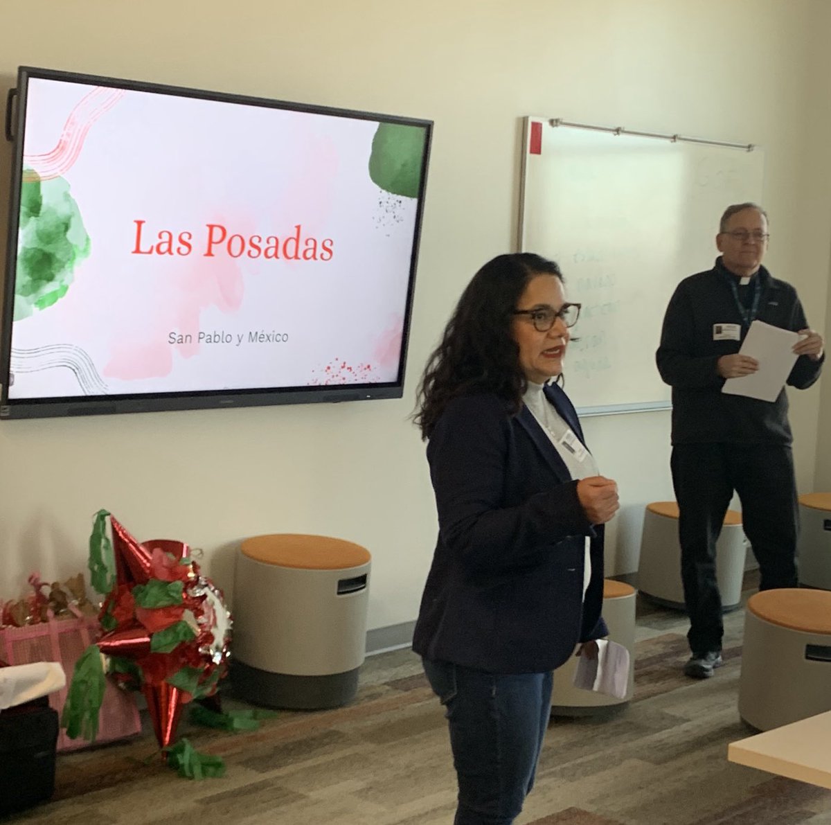 ProfeDetrixheOW's tweet photo. Grateful for local community connections to Mexico for sharing traditional Mexican holiday customs, actively interacting with students, and gifting our Spanish 4-5/AP classes with traditional Mexican candies today! ⁦@OlatheWestOwls⁩ ⁦@OlatheWl⁩ https://t.co/PxCyI6xfEo