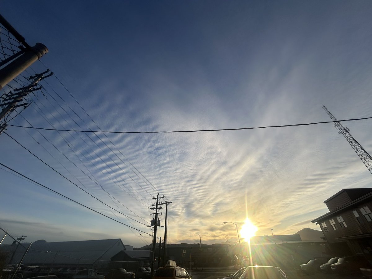 PCat2020's tweet photo. This is what I have to look at all day. Toxic AF 😩 #GeoEngineering #WeatherModification #HAARP #chemtrails #nexrad #dopplers Southeast #Alaska #StopTheSpray https://t.co/uTBBs7FxKW