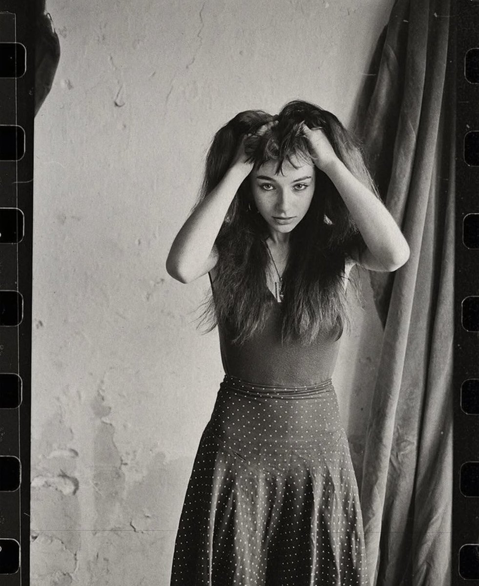 tuesdaywood's tweet photo. kate bush photographed by john carder bush, 1976 https://t.co/YcHdLGcCsc