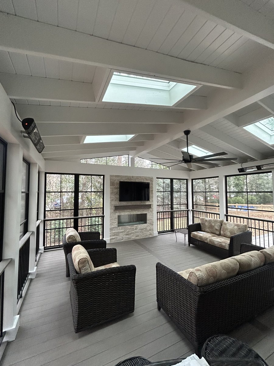 loneW0LF19's tweet image. Wrapping up this awesome project today, complete pictures soon.  🔥 
#outdoorliving 
#custombuilt