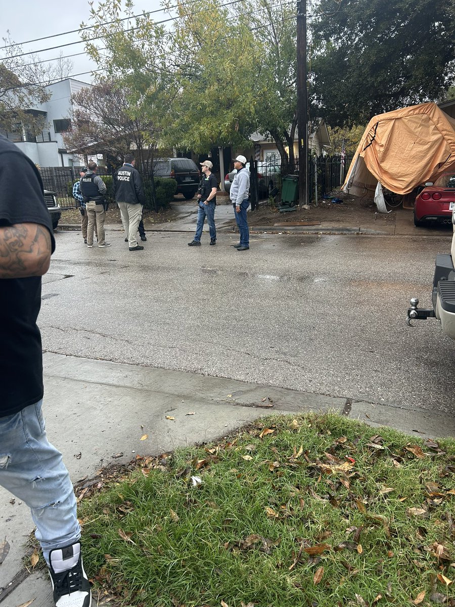 IIIATXGHOSTIII's tweet photo. Another day in Austin,TX #Atx #montopolis https://t.co/HXoGzXXWMF