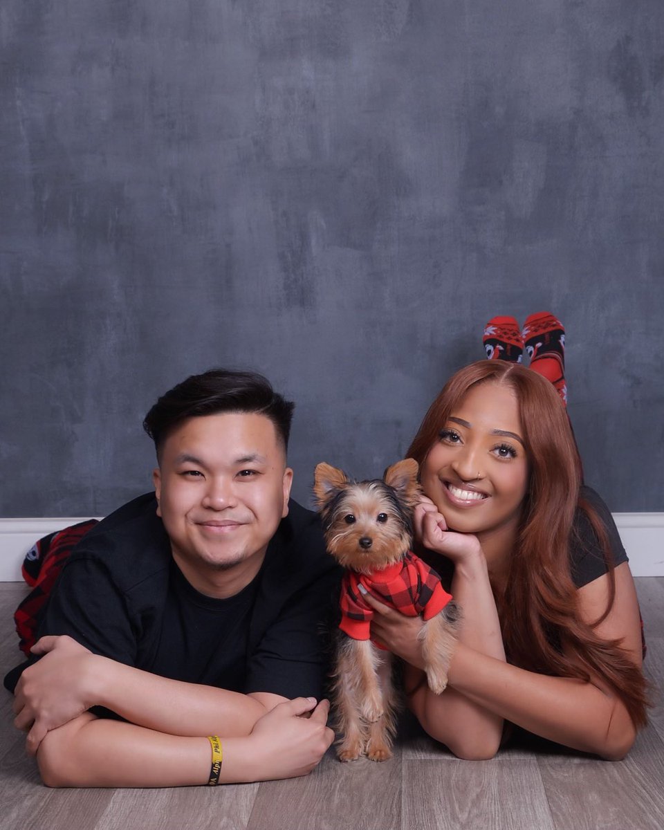 MAJIN2UU's tweet photo. Merry Christmas from my family to yours 🎄🎅 https://t.co/TU09KdYfQP