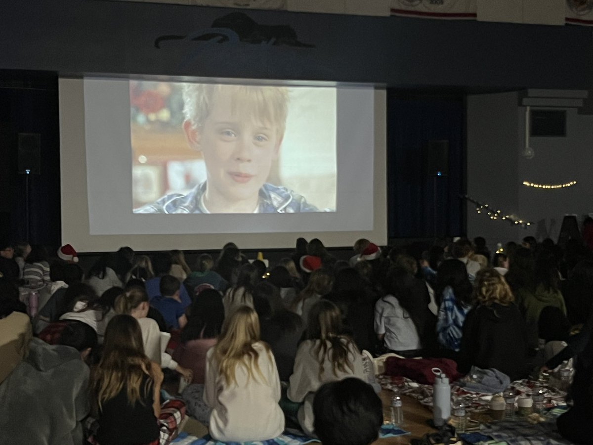 After School Social! Come chill with us while we watch Home Alone, sip hot cocoa, pose for the Photo Booth, and snack at Kevin’s concessions. 🐾💙☃️