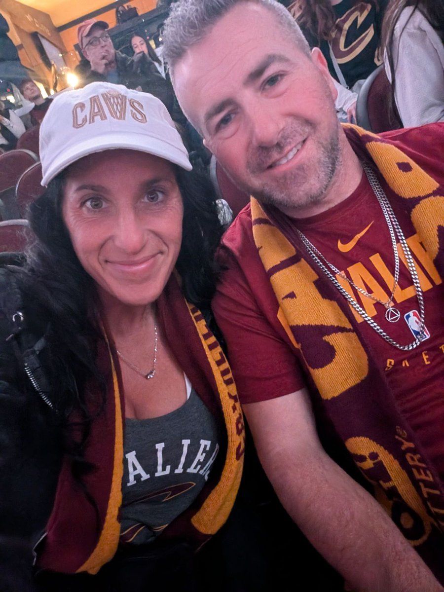 kcampbell3147's tweet photo. Last date night of the year, let's go @cavs #letemknow https://t.co/ZJSxCvcwHK