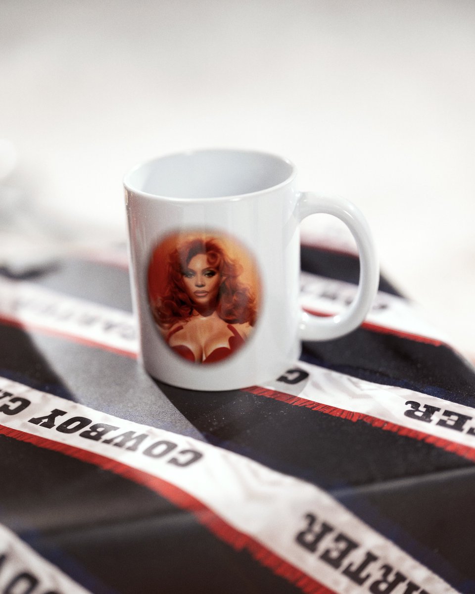 Jolene Mug — perfect for sipping hot cocoa by the tree 🎄☕️

shop.beyonce.com/products/cowbo…