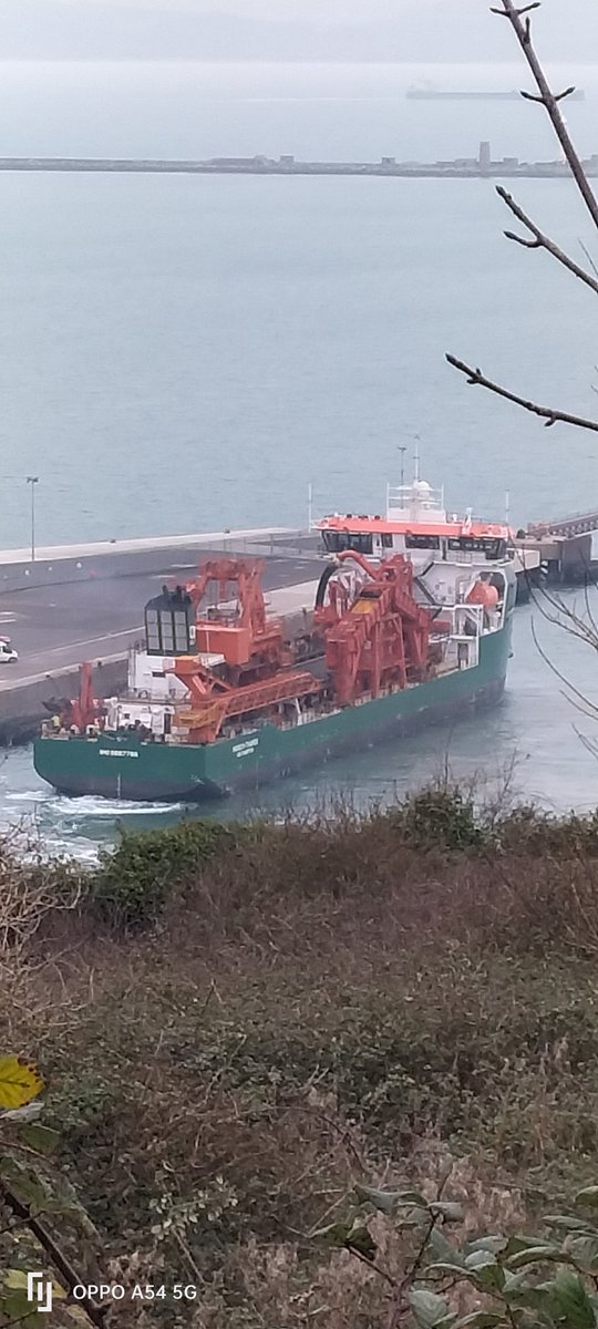 AytonJustyn's tweet photo. 🏭No Incinerator 🏭 Boycott portland port 🇬🇧 Hanson Thames 🇬🇧 in #portland on 13/12/24. A Hopper Dredger. #Weymouth #dorset #Hansonthames #photography #shipslnpics #shipspotting #HeidelbergMaterials #Shipsphotography #ships #shipping #hopperdredger https://t.co/LT5yZeRShi