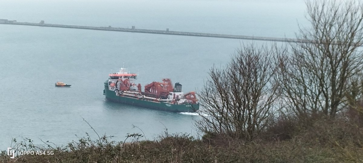 AytonJustyn's tweet photo. 🏭No Incinerator 🏭 Boycott portland port 🇬🇧 Hanson Thames 🇬🇧 in #portland on 13/12/24. A Hopper Dredger. #Weymouth #dorset #Hansonthames #photography #shipslnpics #shipspotting #HeidelbergMaterials #Shipsphotography #ships #shipping #hopperdredger https://t.co/LT5yZeRShi