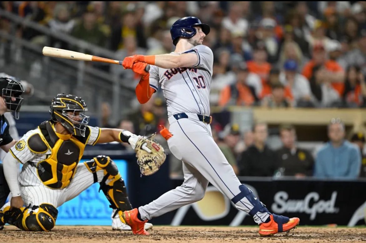 MLBMOVES23's tweet photo. BREAKING: Kyle Tucker is heading to Chicago, Cubs acquire Tucker for Sam Smith, Isaac Parades, and Hayden Wesneski 

per @JeffPassan https://t.co/zPbIdkB7j8