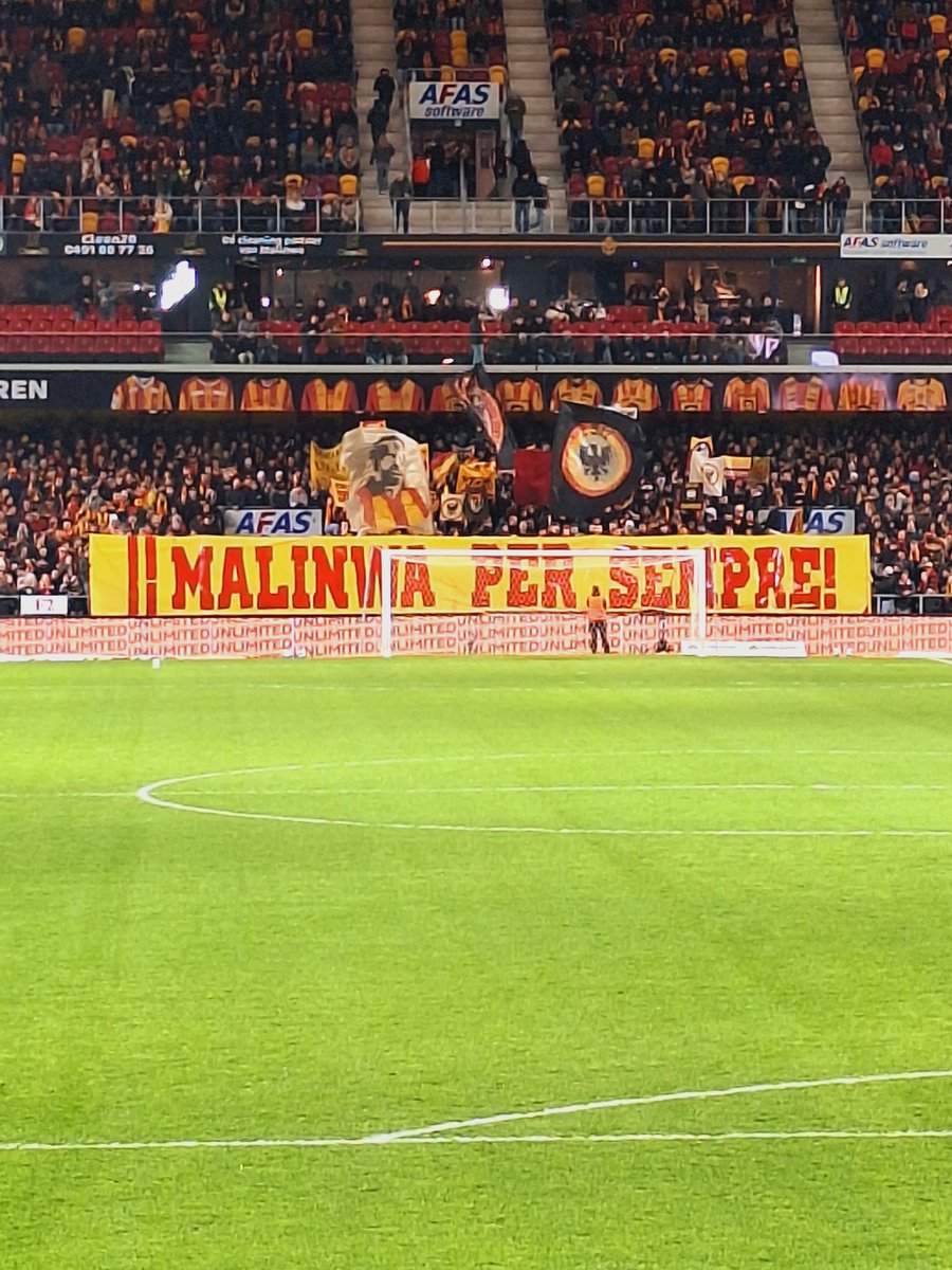 'T is weer feest💛❤️🥳
