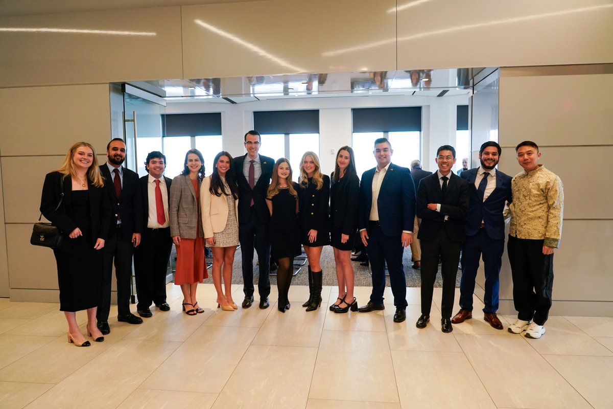 🎓 The LBJ School was proud to celebrate the graduation of the D.C. Class of 2024 from the LBJ Washington Center on Saturday, Dec. 7!

Congratulations to the newest LBJ alumni!🤘 Click the link below to learn more about our 9th D.C. cohort graduates:
bit.ly/3ZI6BmP