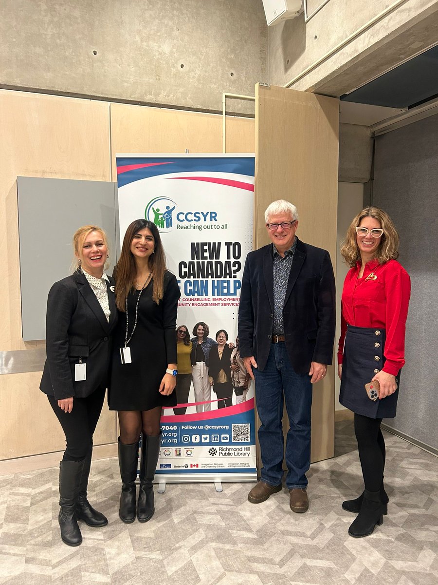 ccsyrorg's tweet photo. It was heartwarming to see newcomers enjoy practise their English-speaking skills at our English Language Cafe @RichmondHillPL. Thanks to @DavidWestRH for joining us. #ccsyr #yorkregion #ReachingOutToAll #communityengagement #newcomerservices #conversationcircles https://t.co/WkGgJFsPsD