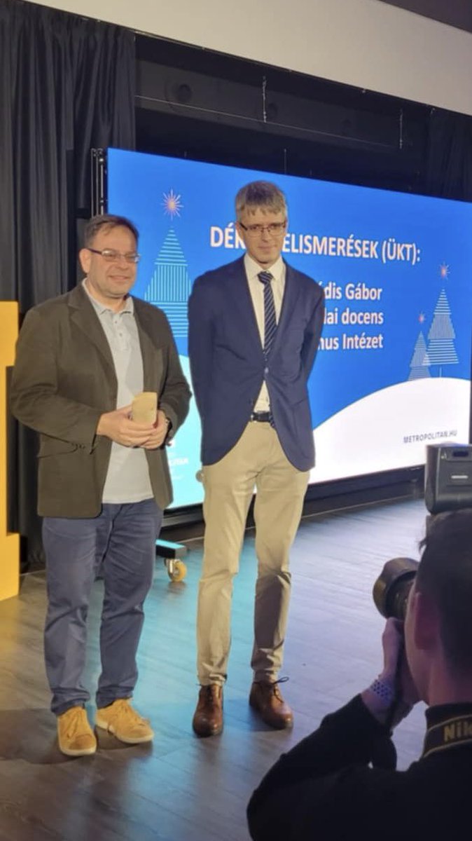 BodisGabor's tweet photo. Köszönöm szépen az egyetem vezetése és Viktor Friedmann dékán úr bizalmát. Dékáni elismerést vehettem át ma “Az Akadémiai Tevékenység Tiszteletére” a 2023/2024 tanévben, a Budapesti Metropolitan Egyetemen végzett tevékenységemért. Hatalmas köszönet diákjaimnak is. https://t.co/vJqSjYCncU