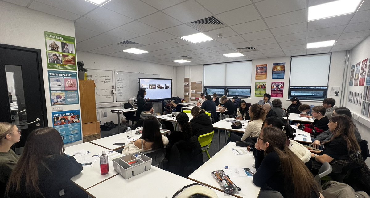 TBS_Psych's tweet photo. Today, our Y13 Psych students were inspired by an outstanding talk on Schizophrenia by Dr Moitree Banerjee @chiuni
She commended their university readiness, with many staying behind to ask insightful questions.

“It was so good, I didn’t even check my phone once!” @BicesterSchool https://t.co/DOpxmi2p0X