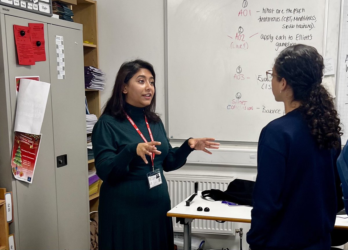 TBS_Psych's tweet photo. Today, our Y13 Psych students were inspired by an outstanding talk on Schizophrenia by Dr Moitree Banerjee @chiuni
She commended their university readiness, with many staying behind to ask insightful questions.

“It was so good, I didn’t even check my phone once!” @BicesterSchool https://t.co/DOpxmi2p0X