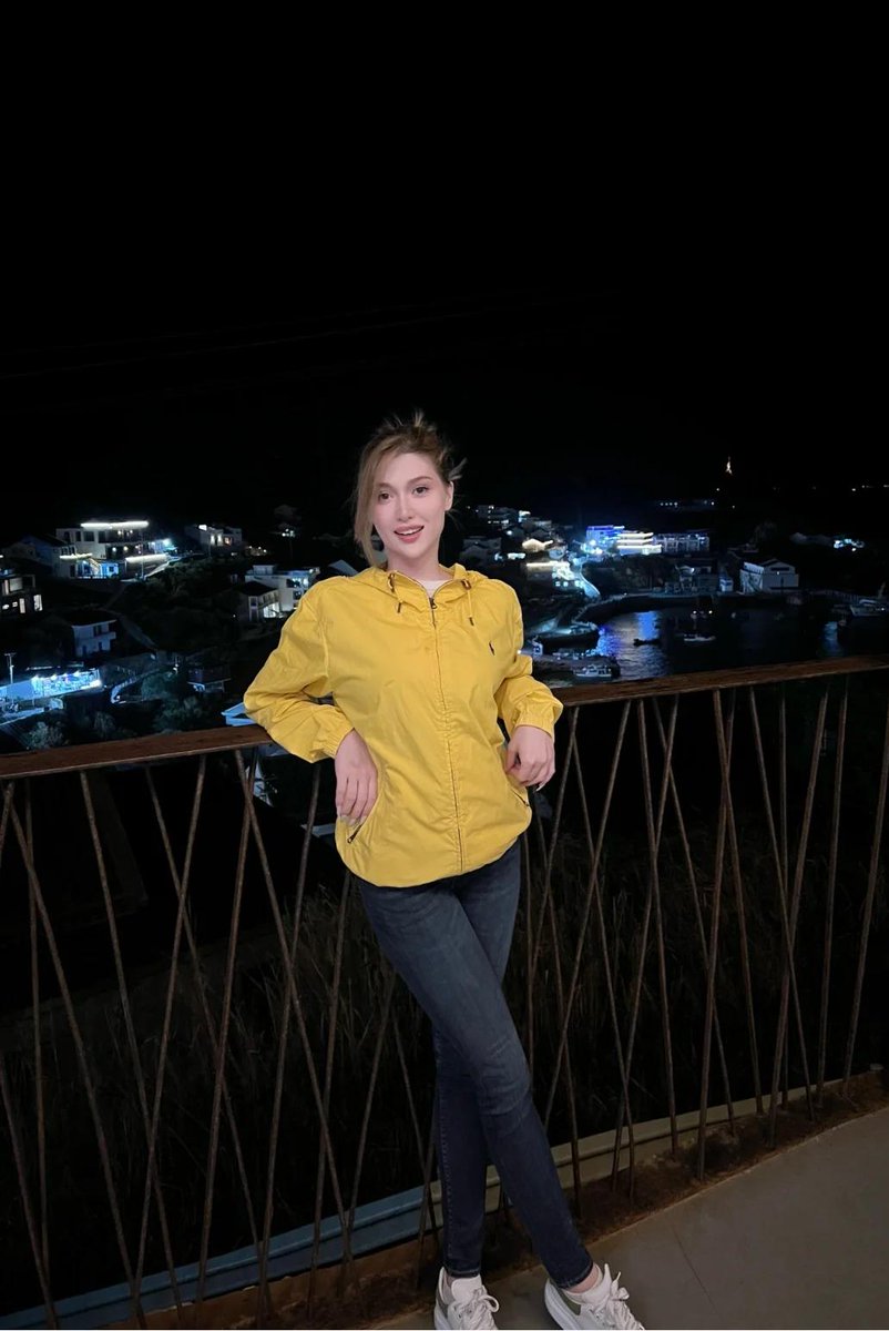 Let’s enjoy the evening breeze together?☺️😆