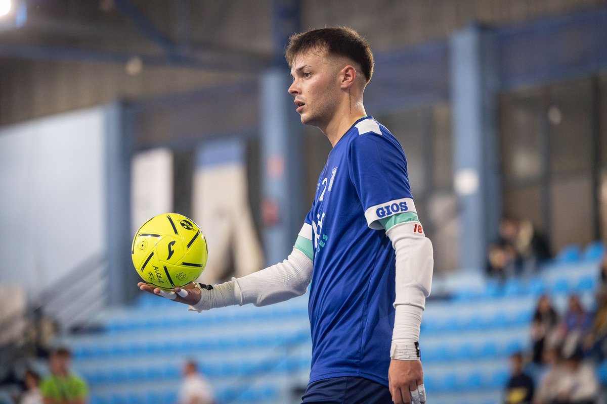 Queríamos darle la enhorabuena a nuestro portero, <a href="/Adriirubiio1/">Adrian rubio</a>,  por el reciente nacimiento de su hijo Victor Manuel. 

¡Bienvenido a la vida, tenemos nuevo seguidor del Alcalá FS! 😉🤍💙

📸 @RafaeromanSport

#Socialenergy #Somos41500