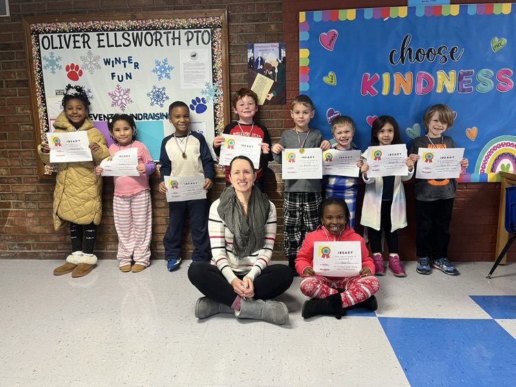 OEhappenings's tweet photo. Congratulations to these hard working huskies! Each of these students received our iready certificate for excellence in math! #joyfullearningcommunity #weareWINdsor 🥳🥇 https://t.co/1Hwl4ChBZP