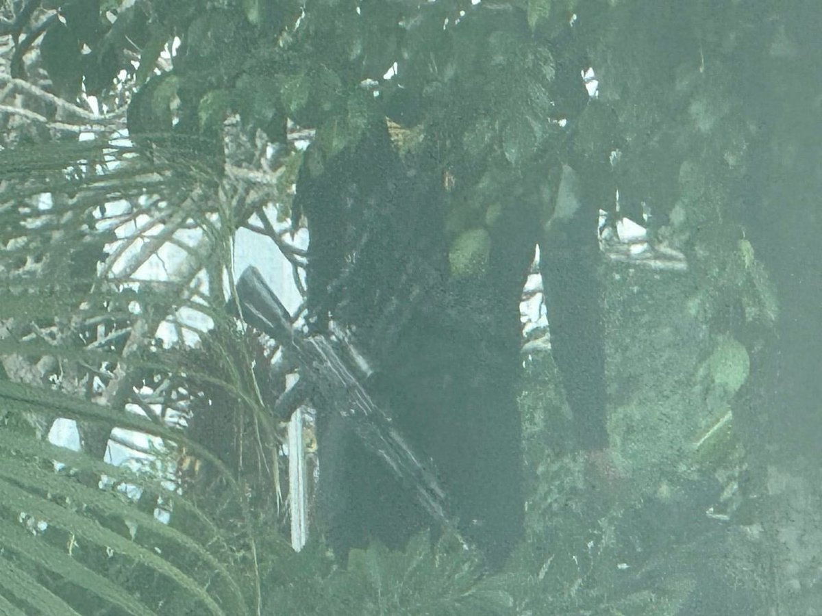 AlertaMundoNews's tweet photo. 🇻🇪🇦🇷🚨 | Denuncian presencia de francotiradores en las inmediaciones de la Embajada de Argentina en Caracas, Venezuela. https://t.co/Xj1CIFi8NV