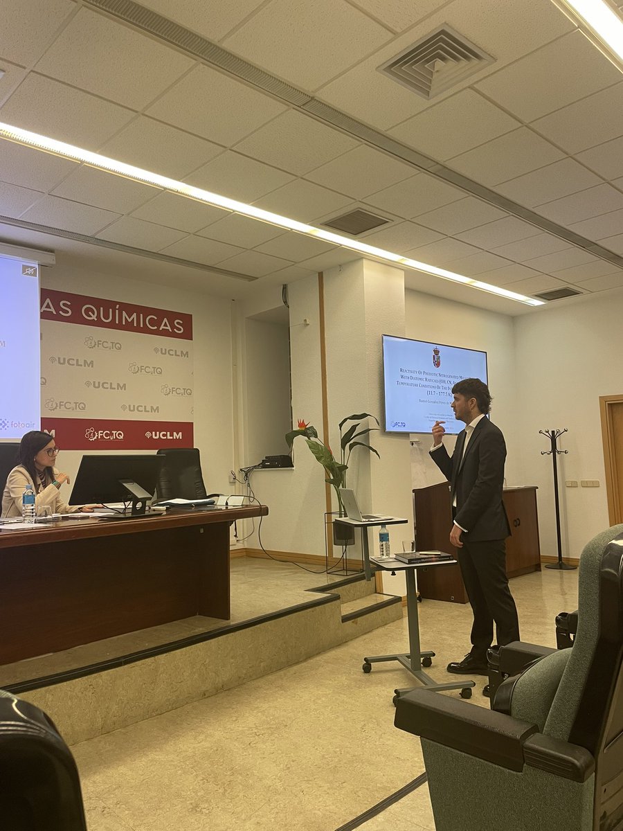 FotoairG's tweet photo. Hoy, Daniel González Pérez de Madrid ha defendido su tesis doctoral titulada: "Reactividad de moléculas prebióticas nitrogenadas con radicales diatómicos (OH, CN y CH) bajo las condiciones de temperatura del medio interestelar (11.7-177.5 K)".
¡Enhorabuena! 
@uclm_es @FCTQ_uclm https://t.co/g34pn7ujsG
