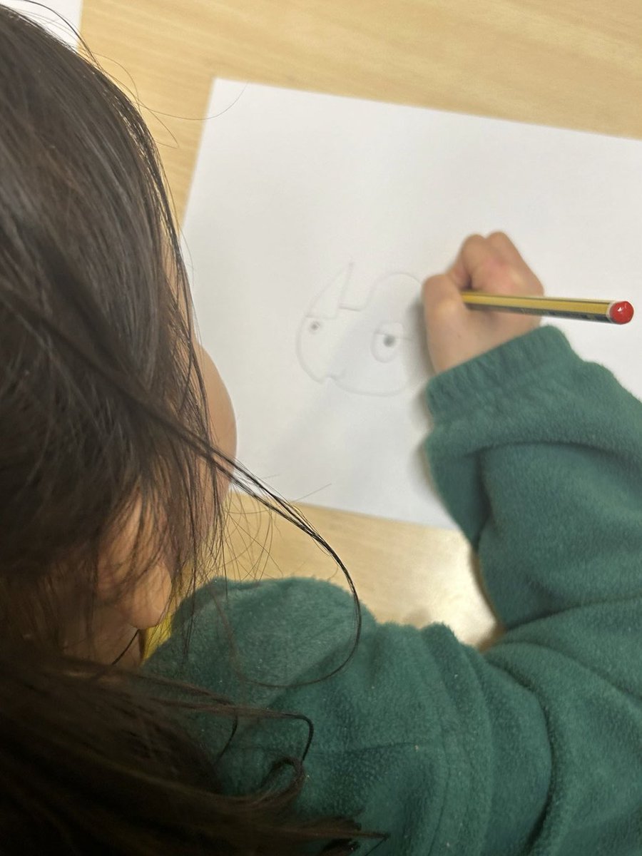 Redbpef's tweet photo. Yesterday we took part in a fabulous webinar with @RobBiddulph! He read his new book, shared some others and then we took part in a draw-along. It was fun and we drew some fab pictures 😊 @BPEFschools #BookSquadDrawWithRob @HarperCollinsCh https://t.co/TFjQNfZOZ1