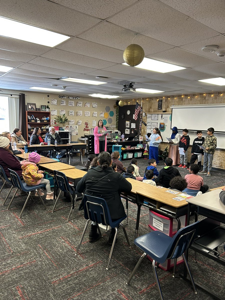 andreasen_mike's tweet photo. Harney 4th grade students put on a Reader’s Theatre for their parents today! @SSCcardinalNews @ElemHarney https://t.co/7h7fv9Nm7Y