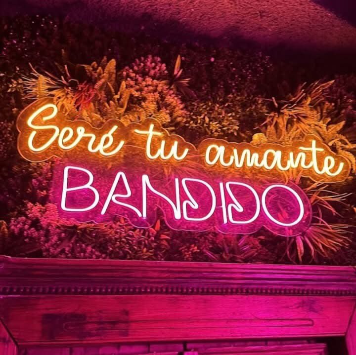 EllasOficial_'s tweet photo. Hoy viernes 13  #queremosrock pero hay mucha jotería para bailar👉🏻 https://t.co/oA27QS8V3k

…porque todo termina💖💚💛💙 https://t.co/8AO1TrQuRI