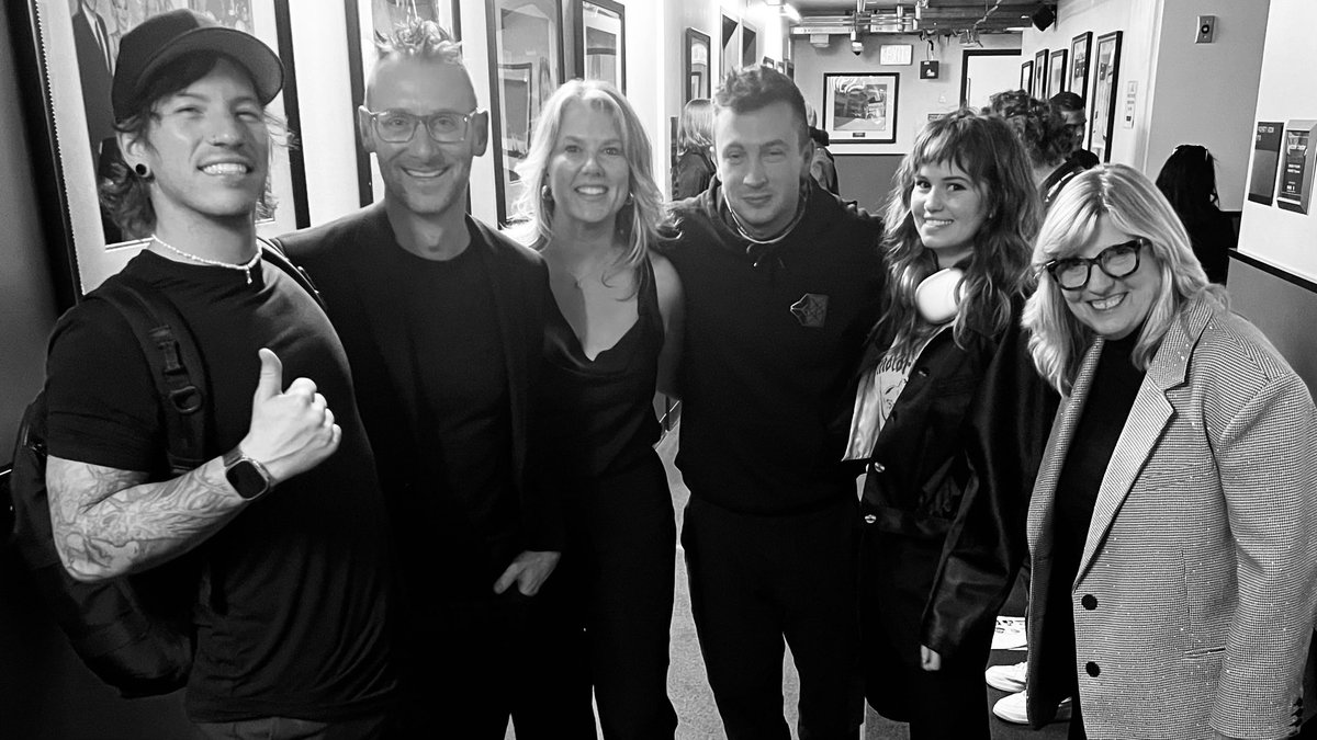DonaldMustard's tweet photo. This performance was just amazingly perfect. The level of craft Tyler and Josh and the team put into getting everything JUST right never stops inspiring me! https://t.co/kKlyETUfZr