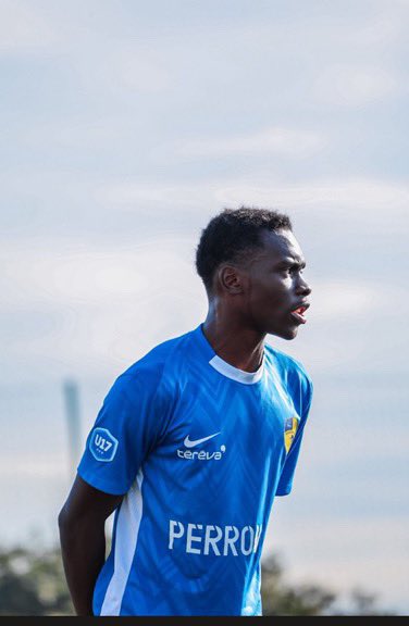 ‼️Découverte : 

Le jeune Patrick Kalubi Tshende

Poste: défenseur central 
Pied: Droit 
Club: Stade briochin 
Taille: 1m81
Qualité: vitesse technique 
Âge: 16ans
Championnat: U17 national 
Surnom: Pat 
Joueur préféré: C.Mbemba 

Un talent à surveiller