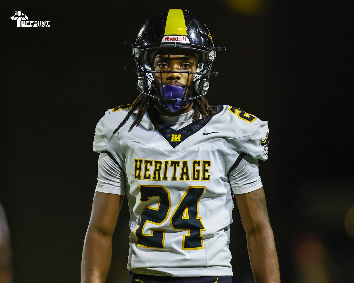 AdonisFerguson_'s tweet photo. Tonight! It's time to leave it ALL on the field one last time, to close this chapter. Game time 🟰 go time‼️ TOGETHER , WE WILL WIN 🗣💪🏾💪🏾💪🏾 #PitbullStadium #STATEGAME #BattleTested #WarReady #Heritageboyz https://t.co/bhNNuoKRJO