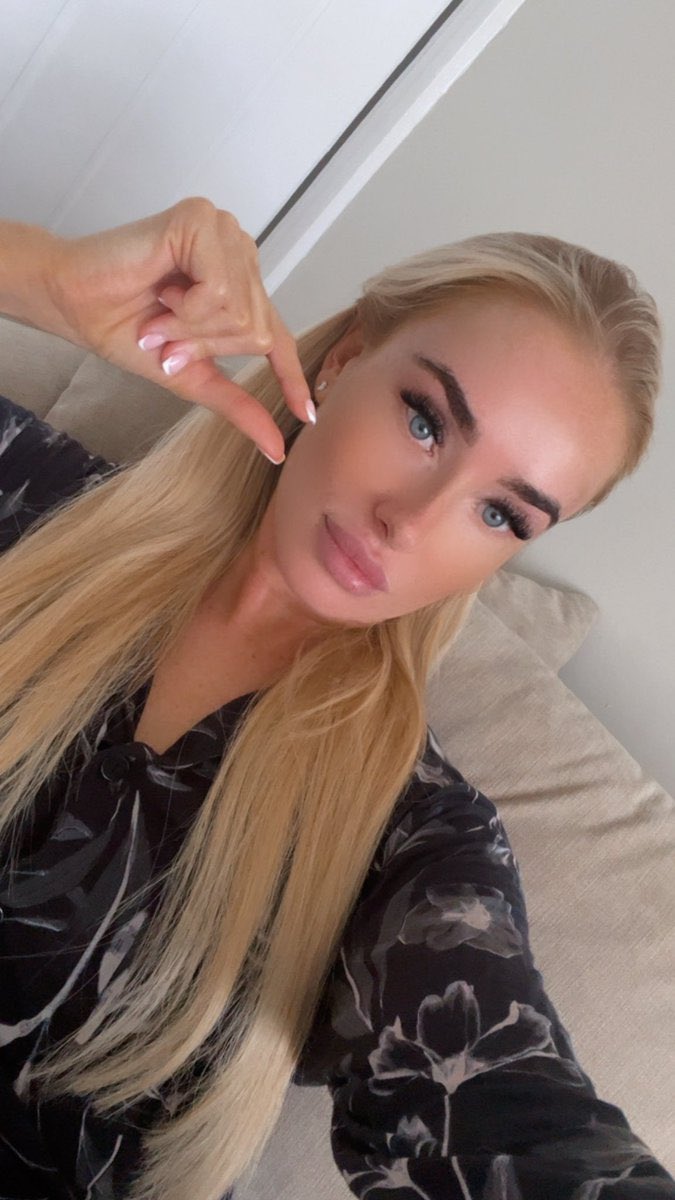 lydia_pocket_'s tweet photo. Good evening findom

Active all evening for customs 😈💸

Findom cashcow whalesub humanatm bratty domme femdom cashmeet foot cashslave brat sph https://t.co/7E5OblHg4U