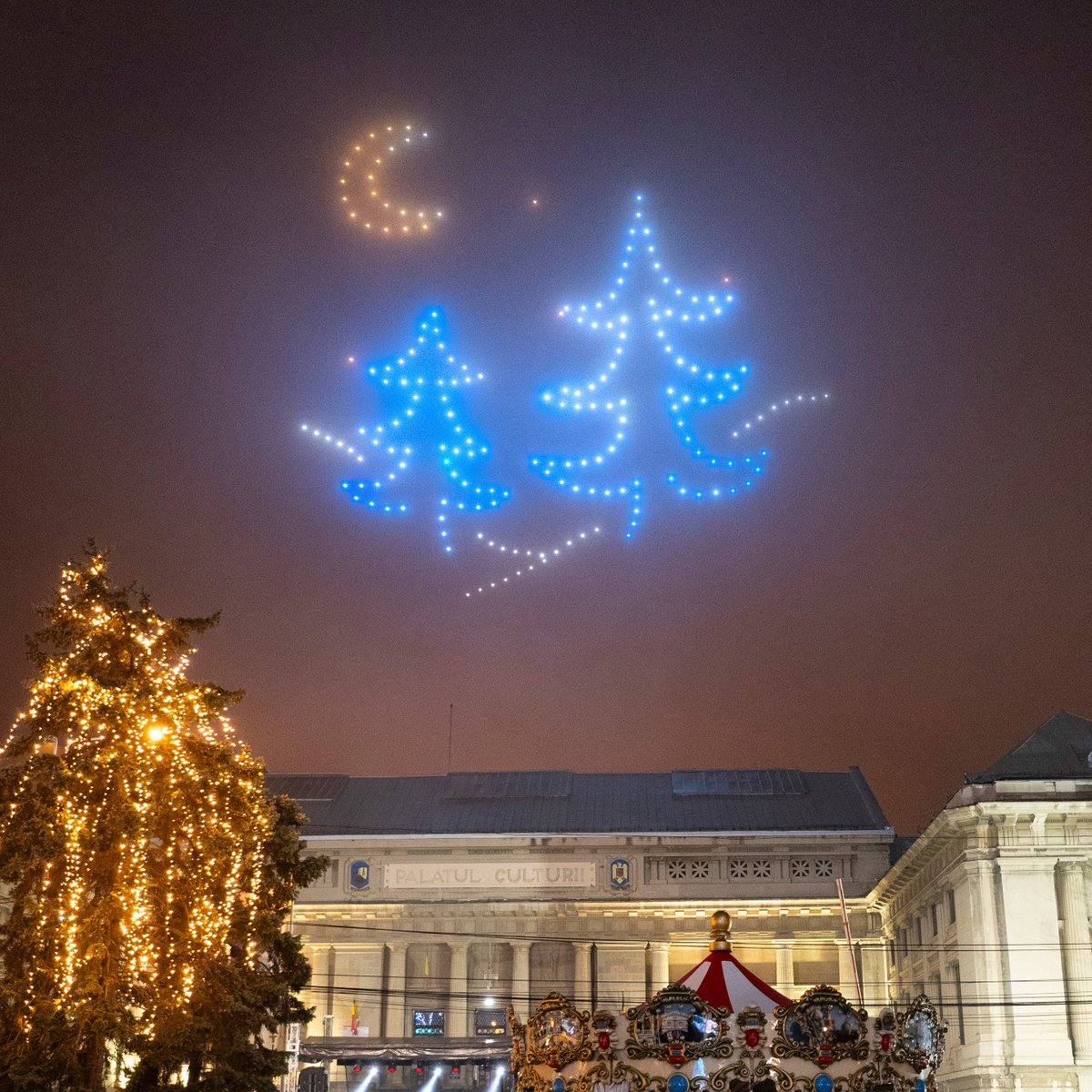 flystackshows's tweet image. Thank you for the warm welcome,Ploiesti-you were extraordinary!We flew high together again!Get ready for the next chapter we’ll write together!🛸
#flystackdroneshows #droneshow #dronelightshow #art #droneart #technology #drone #production