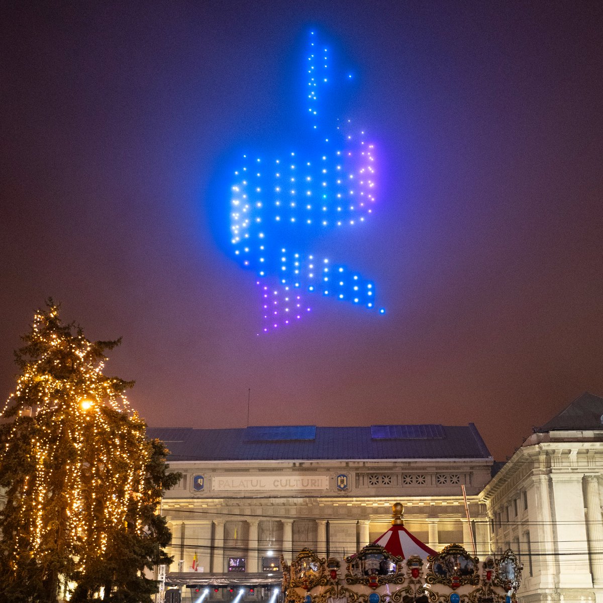 flystackshows's tweet image. Thank you for the warm welcome,Ploiesti-you were extraordinary!We flew high together again!Get ready for the next chapter we’ll write together!🛸
#flystackdroneshows #droneshow #dronelightshow #art #droneart #technology #drone #production