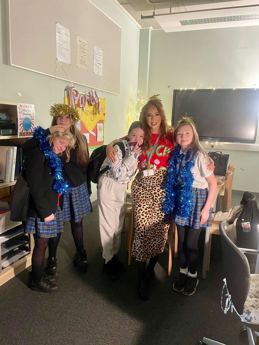 a festive friday with my S1 group🎄✨