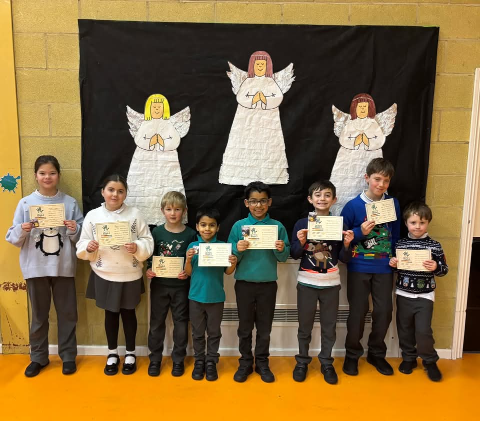DhoonSchool's tweet photo. ๐๐CONGRATULATIONS to this weeks HIGH FIVE SUPERSTARS ๐๐
๐ Fabulous work everyone๐
#determination #collaboration #independence #curiosity #creativity #highfive #dhoonschool https://t.co/FIiAbWoVCq