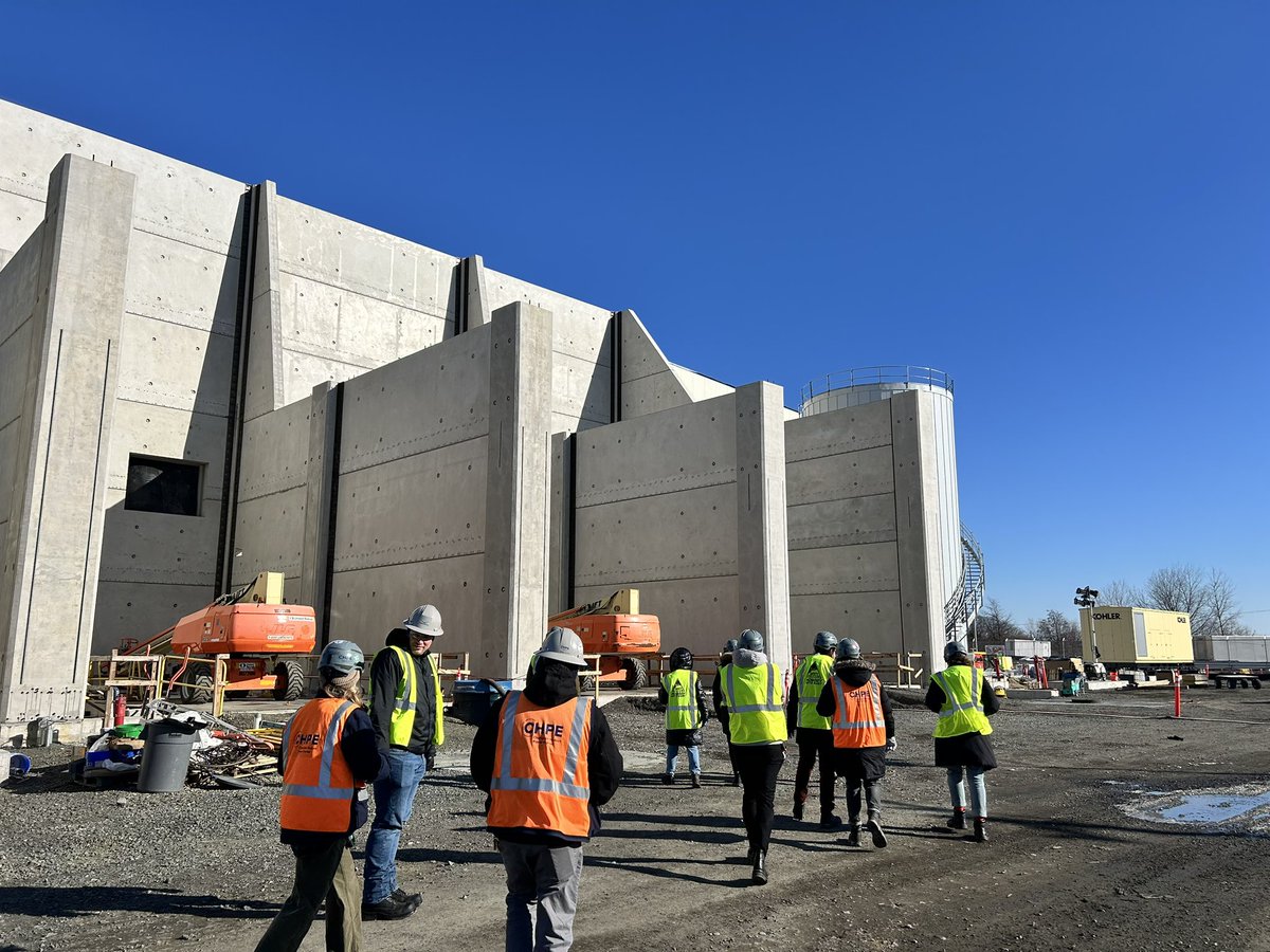 CHPExpress's tweet photo. This week the #CHPE team had a great time giving tours to @NYClimate and @NYCDCAS at our Astoria converter site

Thank you both for joining us to learn about how we #buildCHPE and partner with local communities. https://t.co/SQ4XGIL8Ql