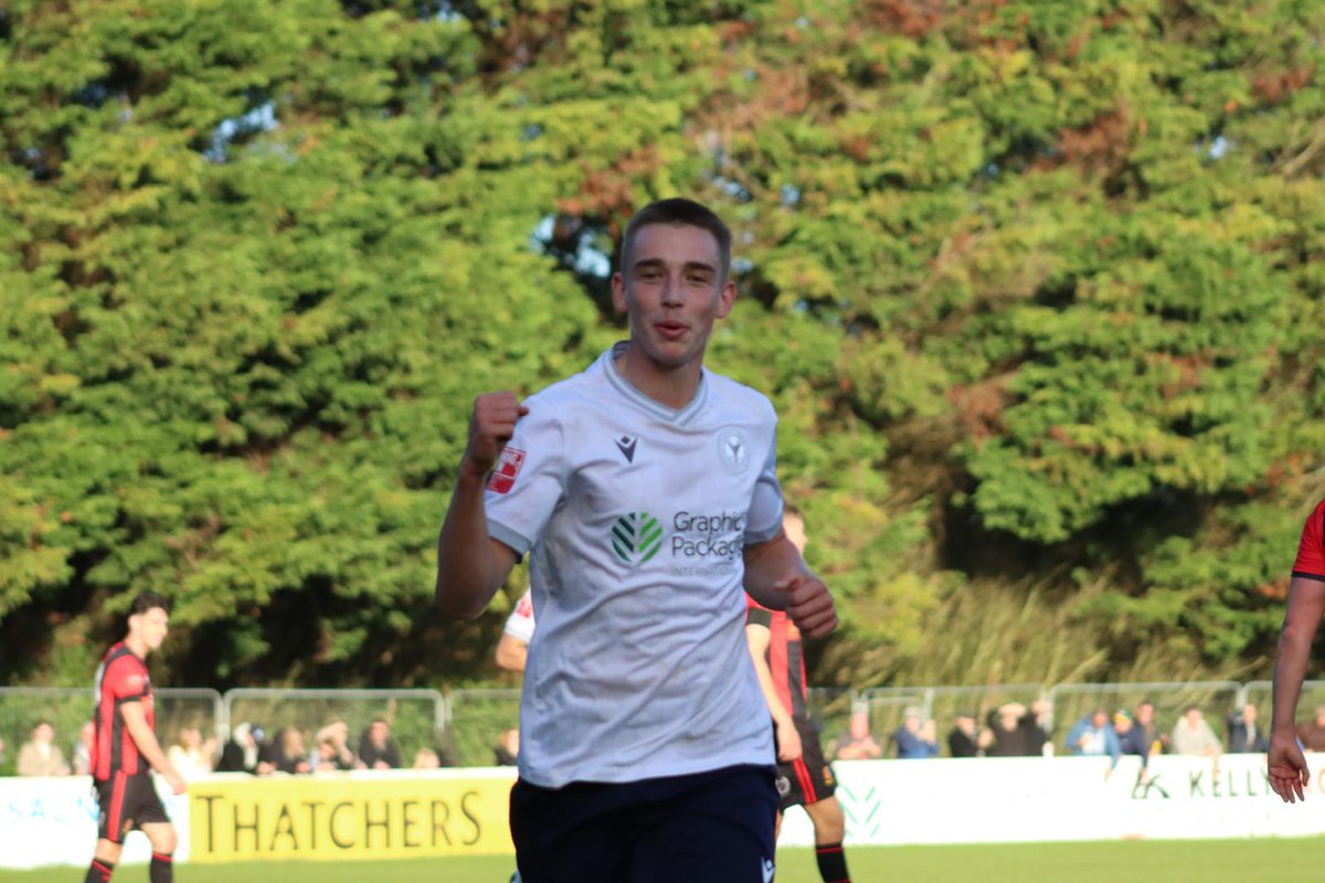 YateTownFC's tweet photo. Yate Town are delighted to announce that Bristol Rovers youngster, Ollie Dewsbury, has had his loan period extended. https://t.co/71CWtOgVGJ