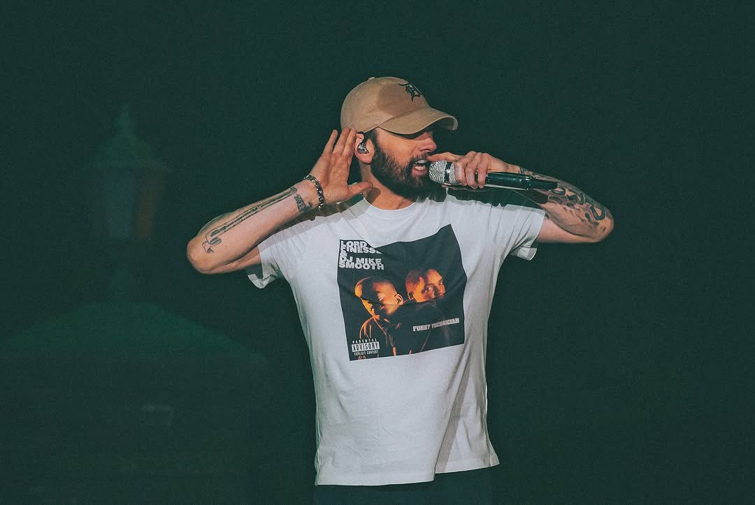 DaSHADYVERSE's tweet photo. Eminem finished his Middle-East tour in Riyadh, Saudi Arabia last night, headlining the first night of Sound Storm 24. Slim Shady made sure his last concert of 2024 was one to remember for eager fans who waited all night to see him rise from the coffin. 

📸: @baraazainah https://t.co/t3xjbyKkqQ