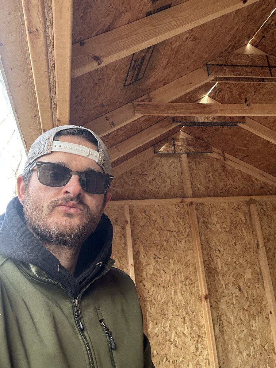 Decided to start building my shed again, on yet another below freezing day. I totally was lazy when it was warm. @MuratPe82316424