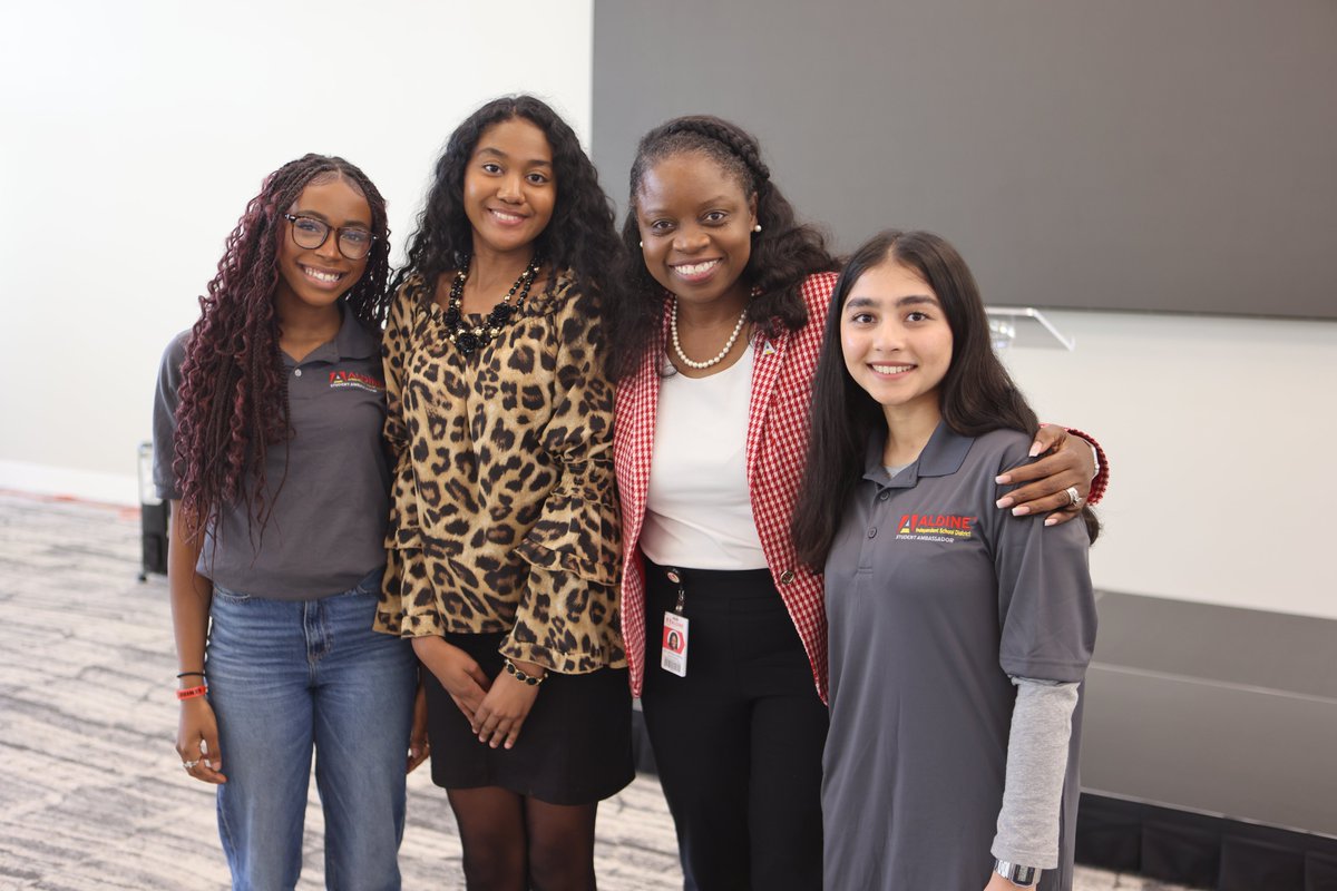 AldineISD's tweet photo. 🌟 Aldine Student Ambassadors held their meeting yesterday, continuing towards leadership and growth! Christmas games were played, and wisdom was shared on prepping for their collegiate futures! We’re so proud of our student leaders, and we cheer them on as they continue to make an impact this year! 🌟  #AldineImpact