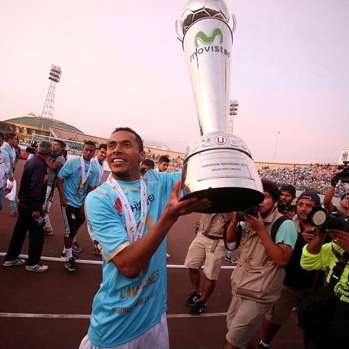 Feliz aniversario mi querido Sporting Cristal  " fuerza cristal toda la vida "