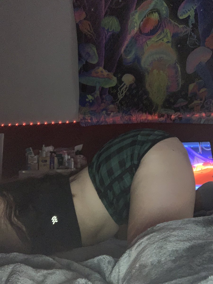 RShryer21382's tweet photo. MY BIRTHDAY IS 23rd of this month 
Come shop! Spoil me! 
$15 for 40 videos 
$20 for 60 videos 
$40 for 80 videos 
$60 for 100 video 

Tits, ass and pussy!!✨ https://t.co/Pp8Qhhqkk3