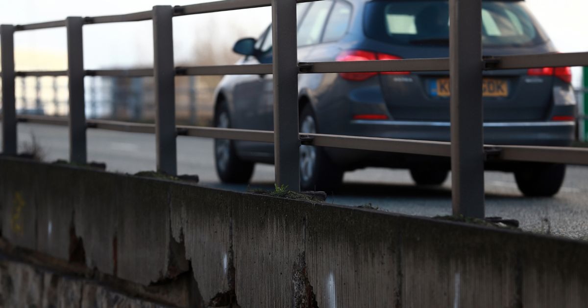 ChronicleLive's tweet photo. GATESHEAD FLYOVER CLOSED: LIVE updates after 'serious' structural concerns raised
https://t.co/Or9UxRoIMO
#gateshead #northeastraffic #a167 https://t.co/jLrgl5daMn