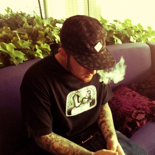 basedgodmac's tweet image. friday vibe